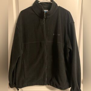 Columbia XL Men’s Zip Up jacket. Preloved in good condition. Black color.